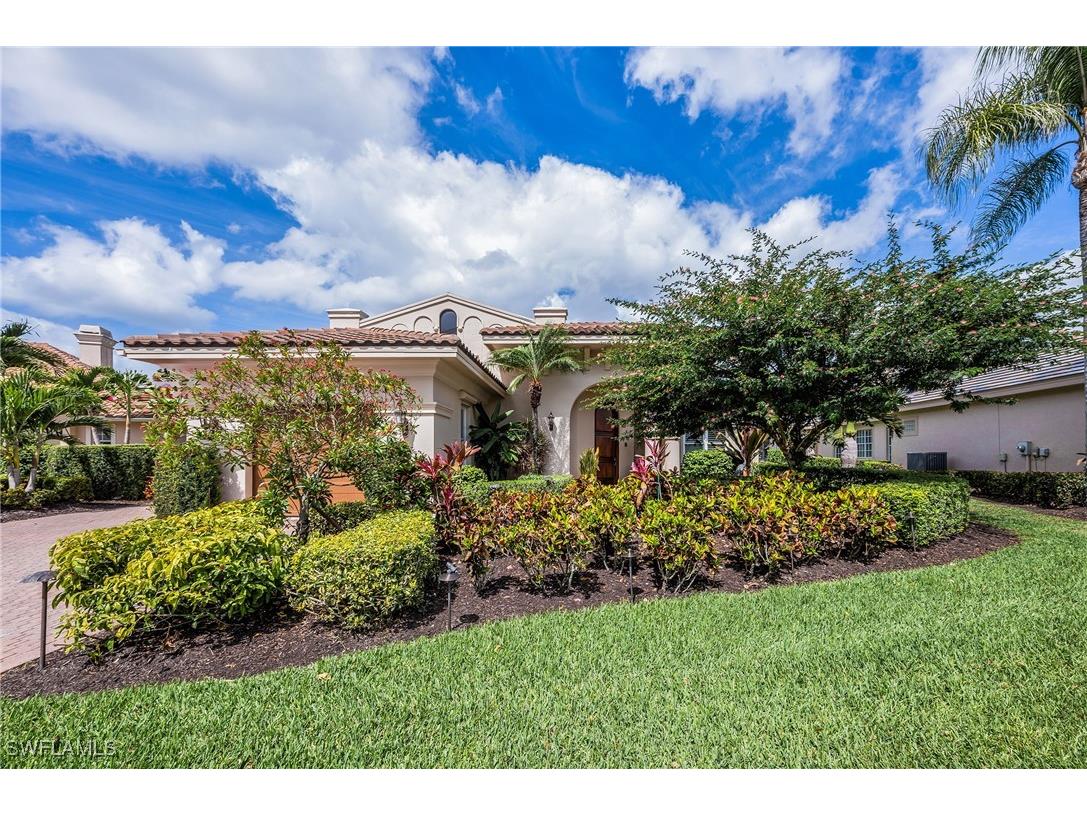 2929 Gardens Boulevard Naples FL 34105 225026694 image1