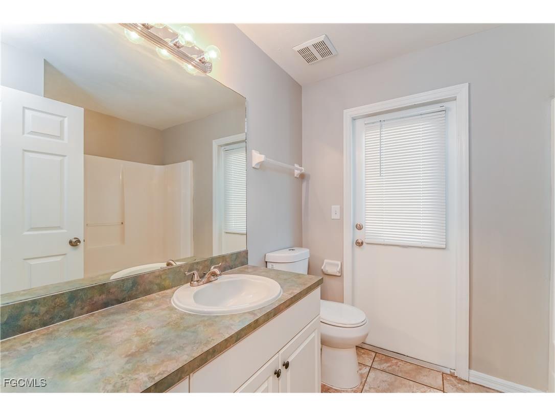 2929 SW 7th Place Cape Coral FL 33914 2025015240 image14
