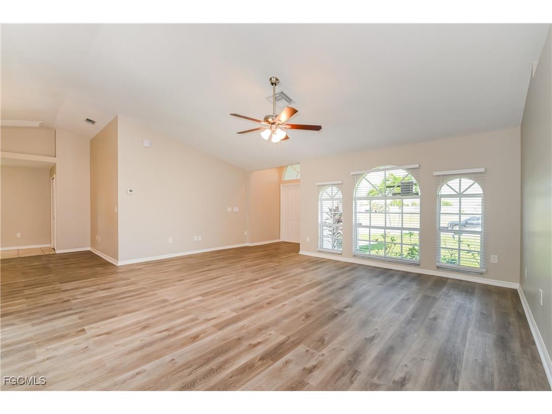 2929 SW 7th Place Cape Coral FL 33914 2025015240 image3