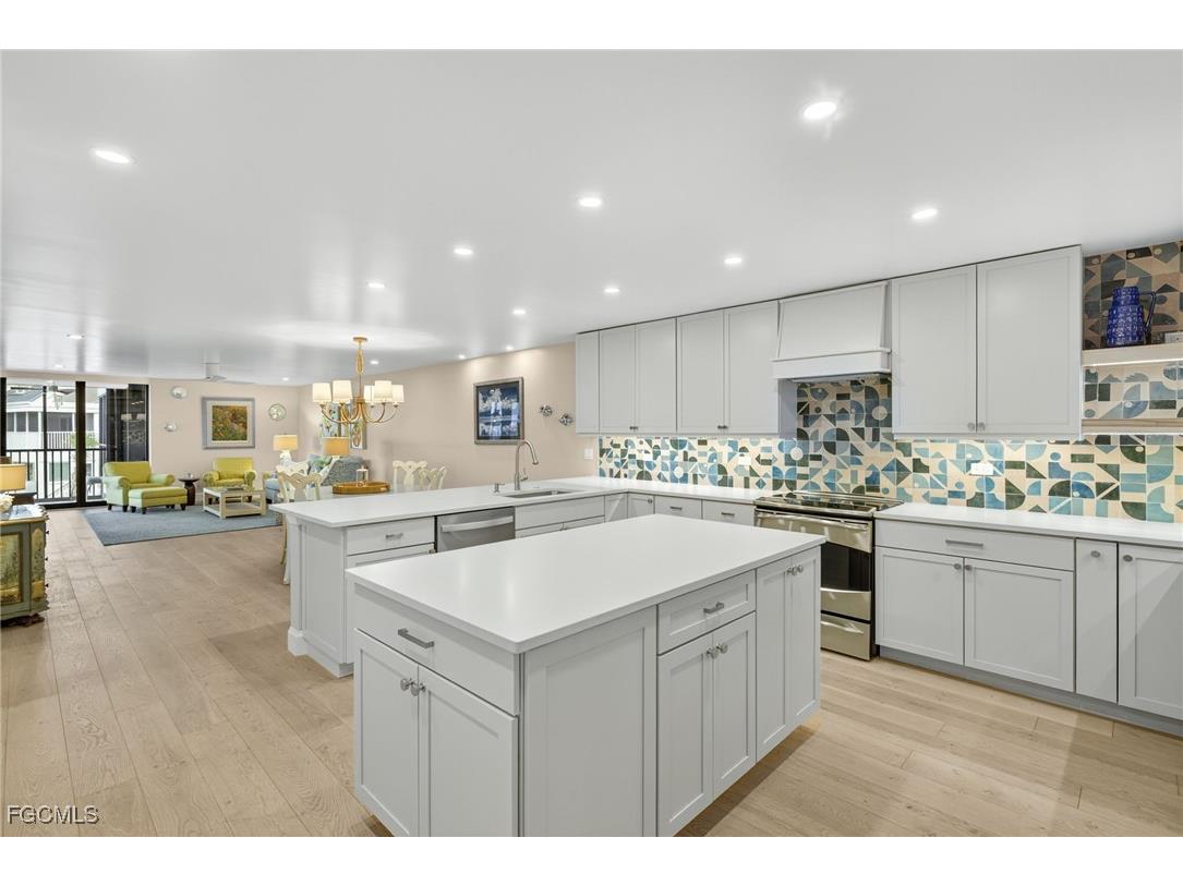 2929 W Gulf Drive #207 Sanibel FL 33957 2025002597 image16