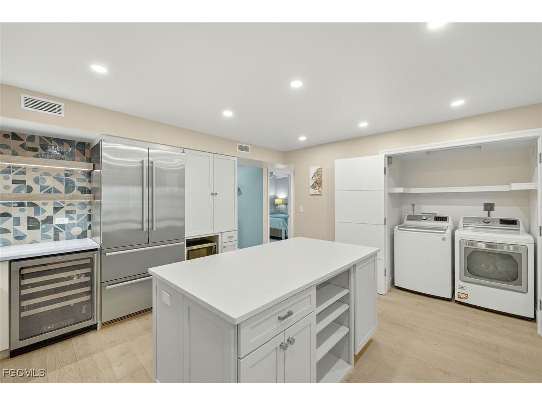 2929 W Gulf Drive #207 Sanibel FL 33957 2025002597 image18