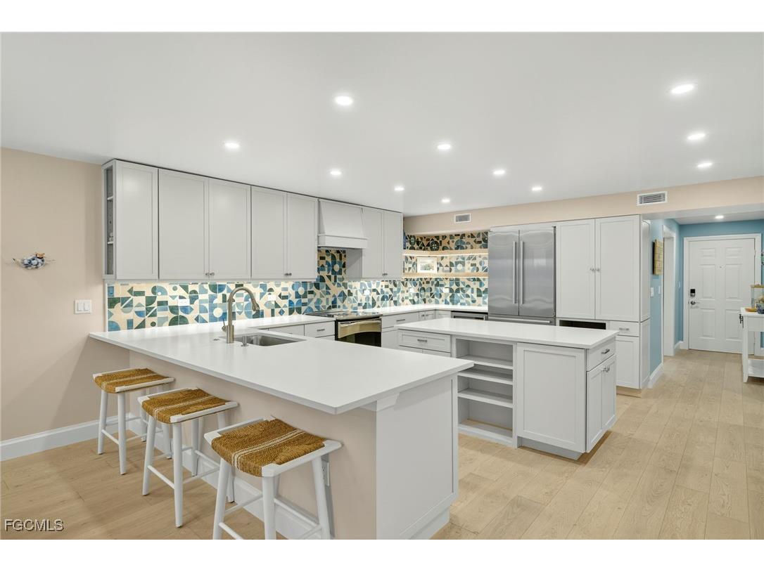 2929 W Gulf Drive #207 Sanibel FL 33957 2025002597 image3