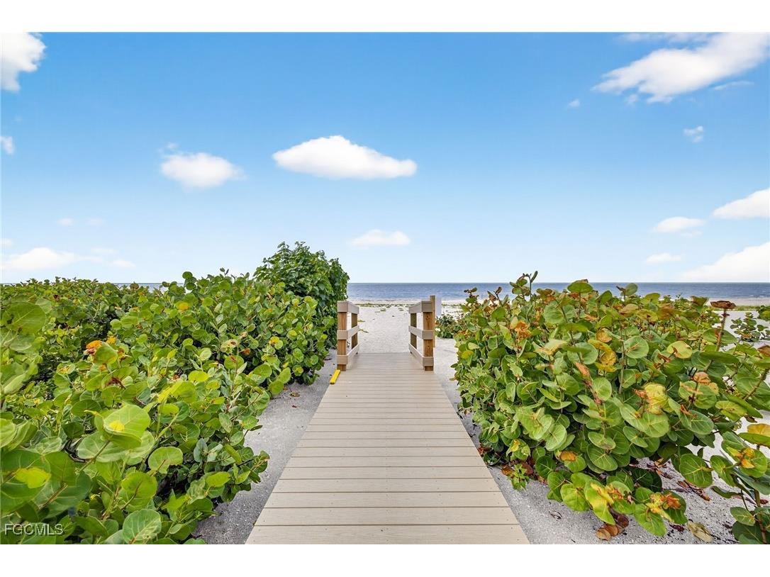 2929 W Gulf Drive #207 Sanibel FL 33957 2025002597 image32