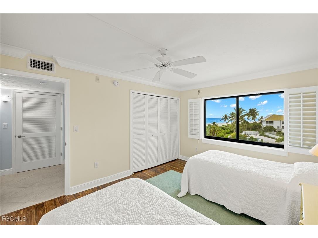 2929 W Gulf Drive #306 Sanibel FL 33957 2025019775 image24