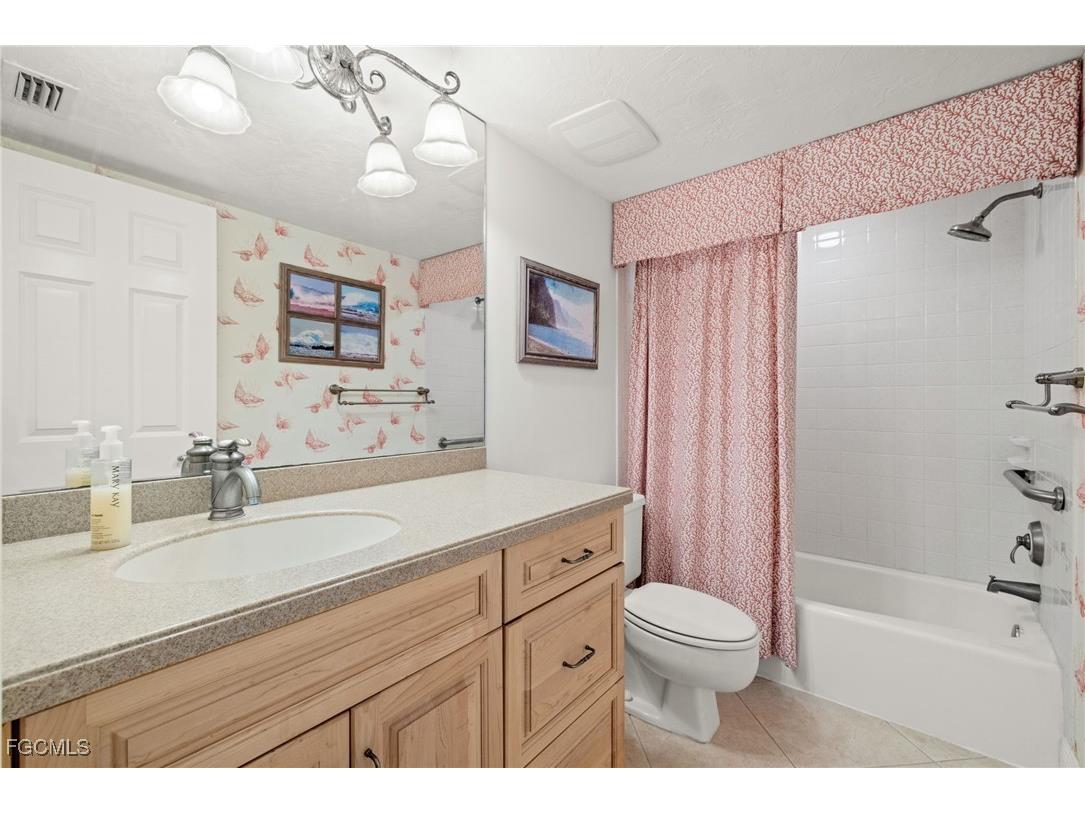 2929 W Gulf Drive #306 Sanibel FL 33957 2025019775 image28