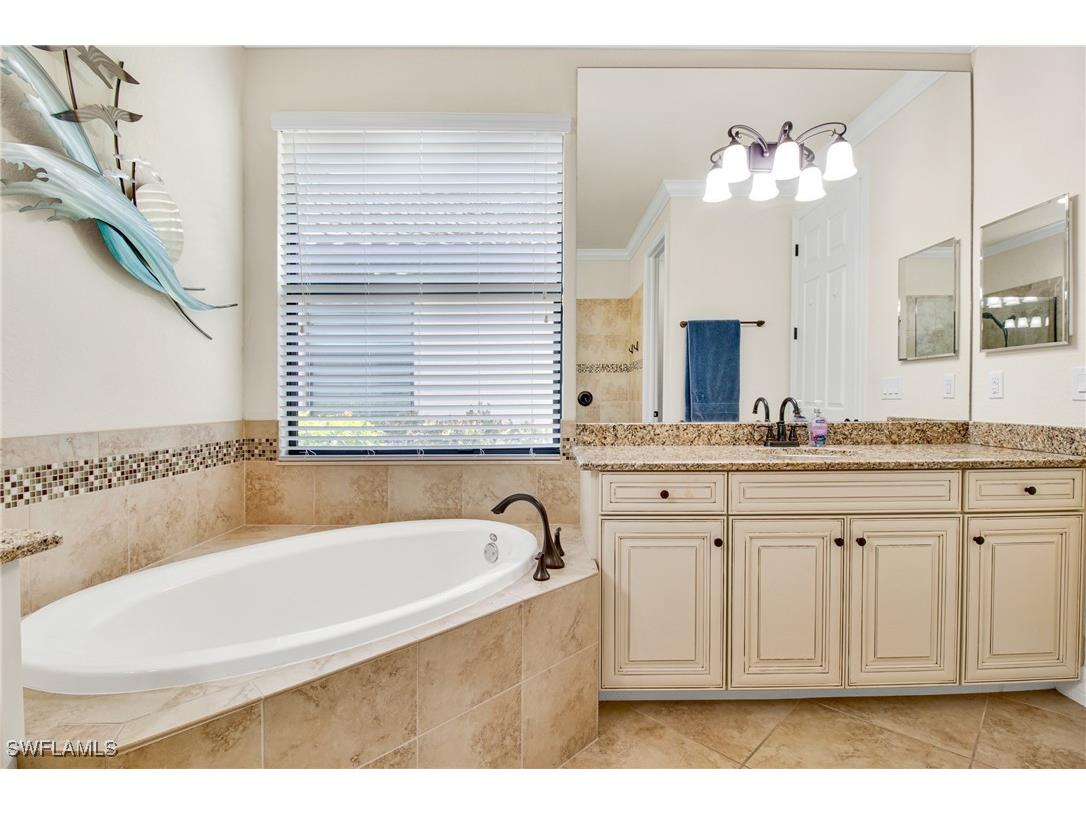 2930 Aviamar Circle Naples FL 34114 225032825 image19