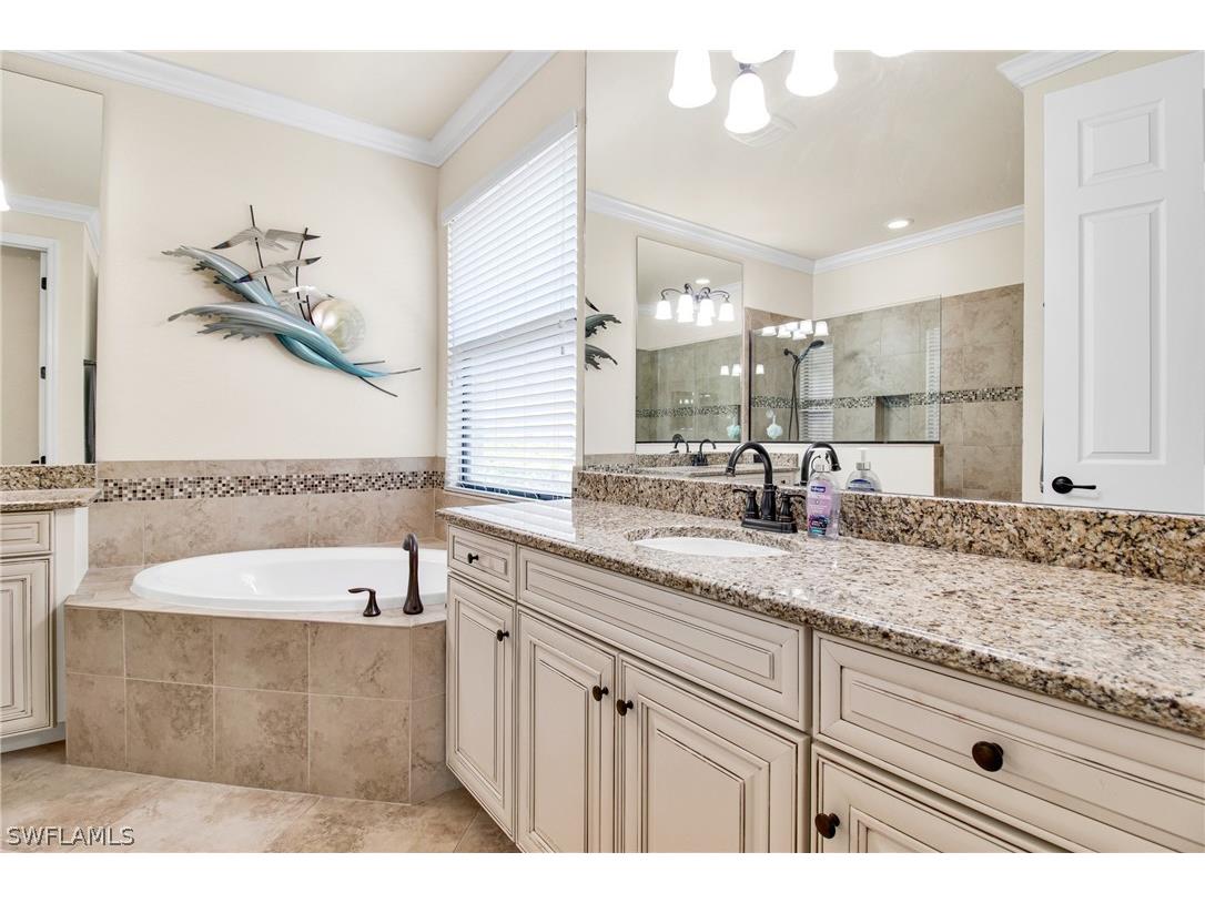 2930 Aviamar Circle Naples FL 34114 226012475 image15