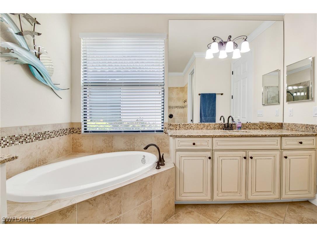 2930 Aviamar Circle Naples FL 34114 226012475 image16