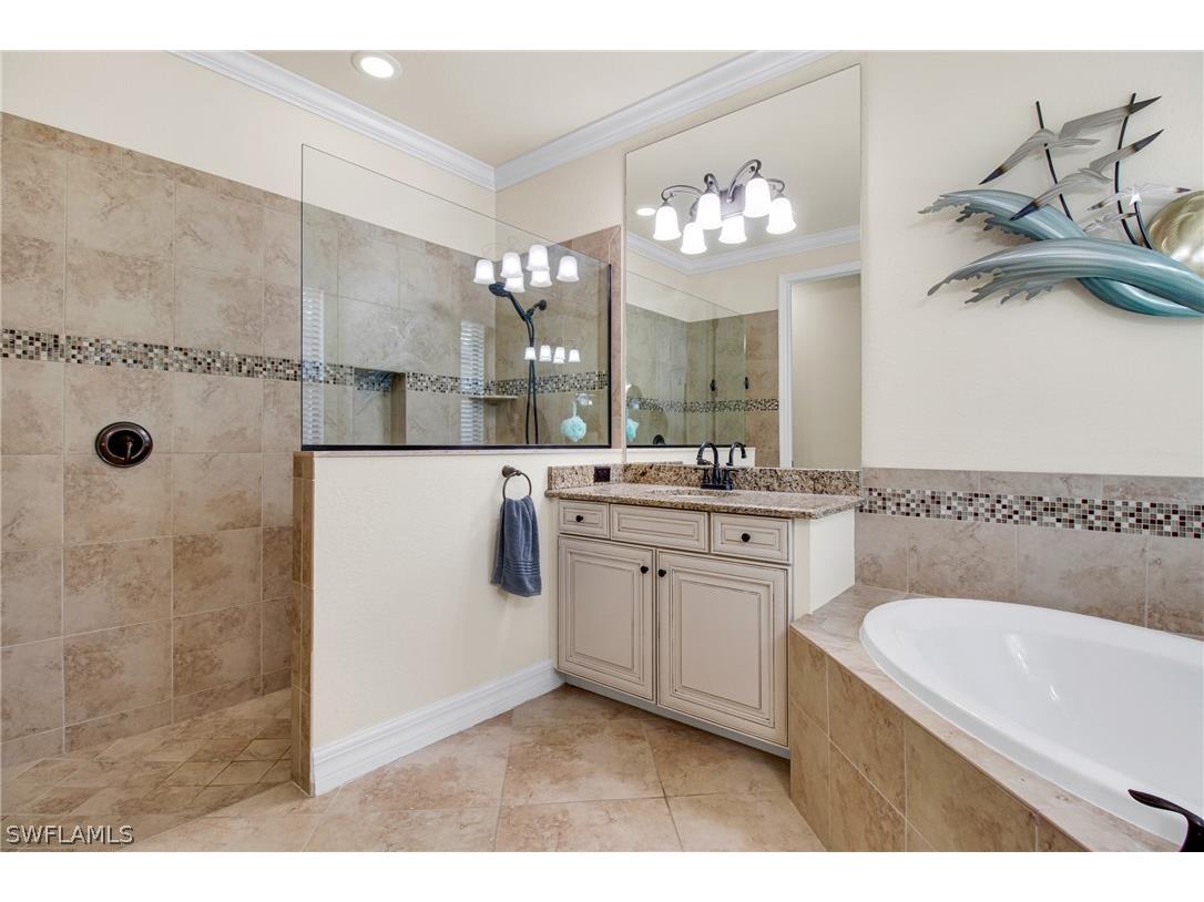 2930 Aviamar Circle Naples FL 34114 226012475 image17