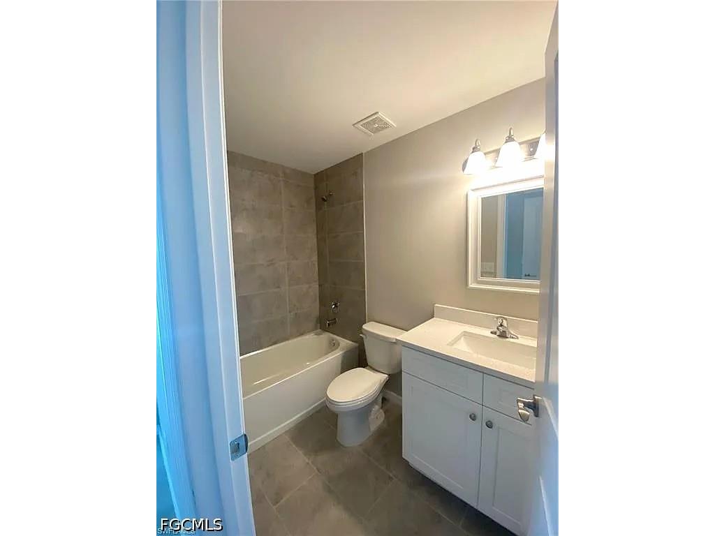 2930 Diplomat Parkway W Cape Coral FL 33993 2026029685 image10