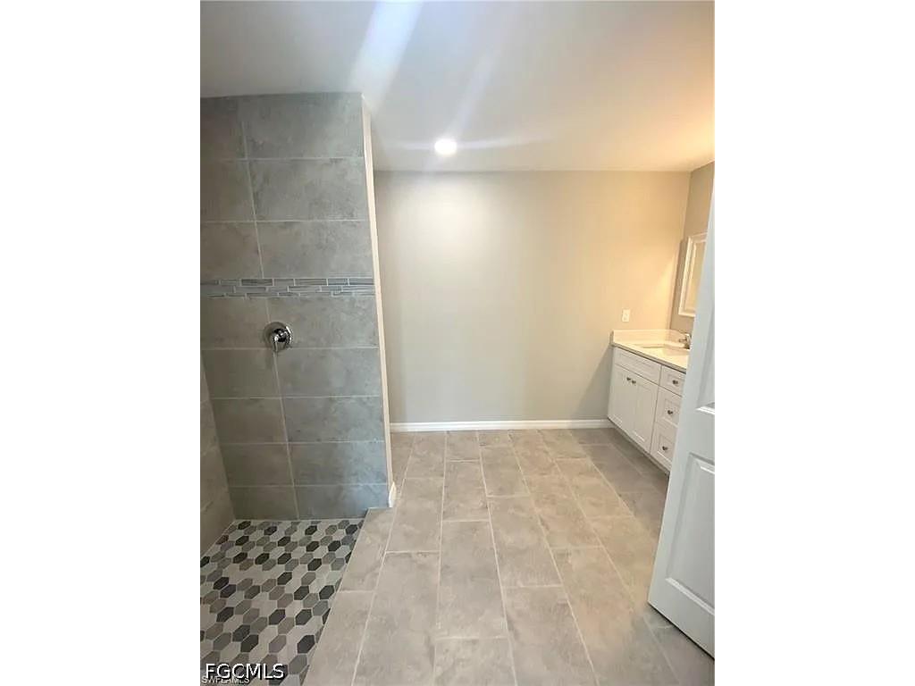 2930 Diplomat Parkway W Cape Coral FL 33993 2026029685 image8