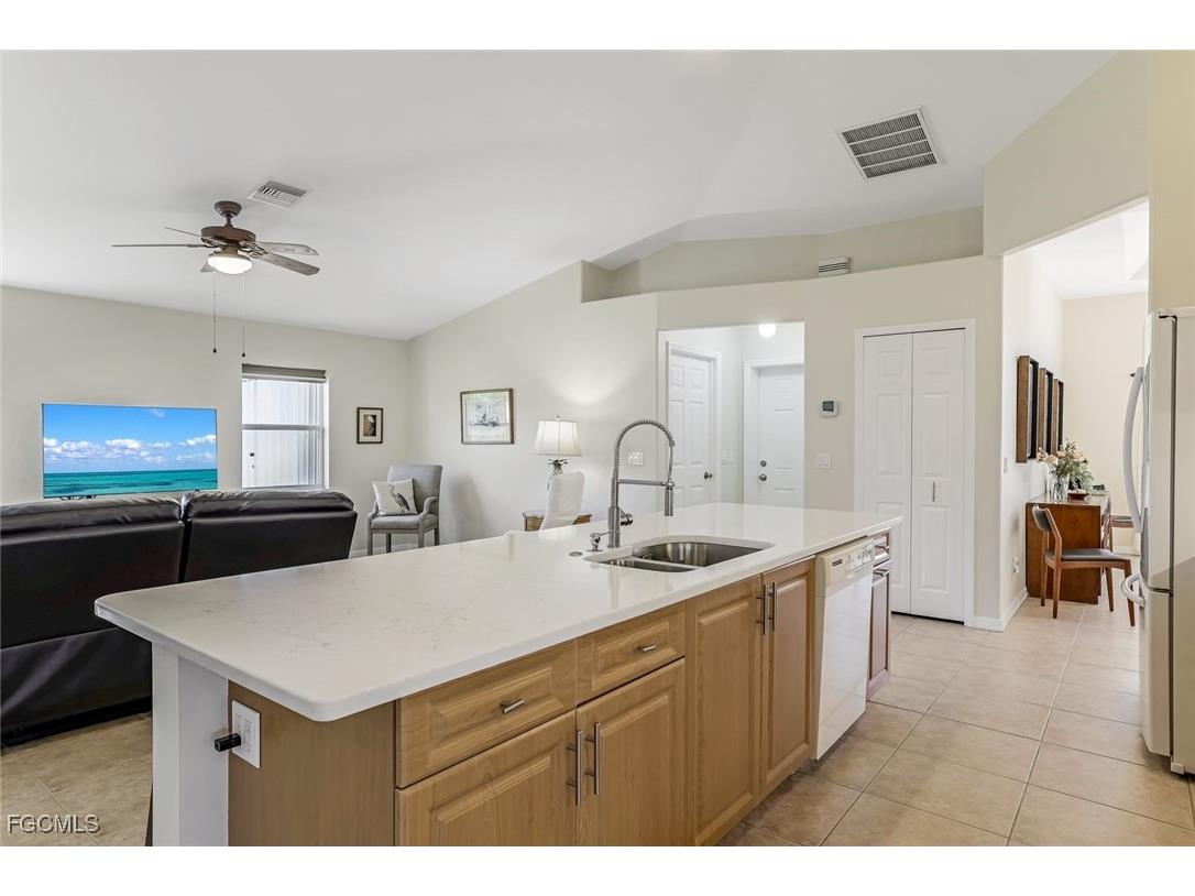 2931 NW 18th Terrace Cape Coral FL 33993 2025022511 image11