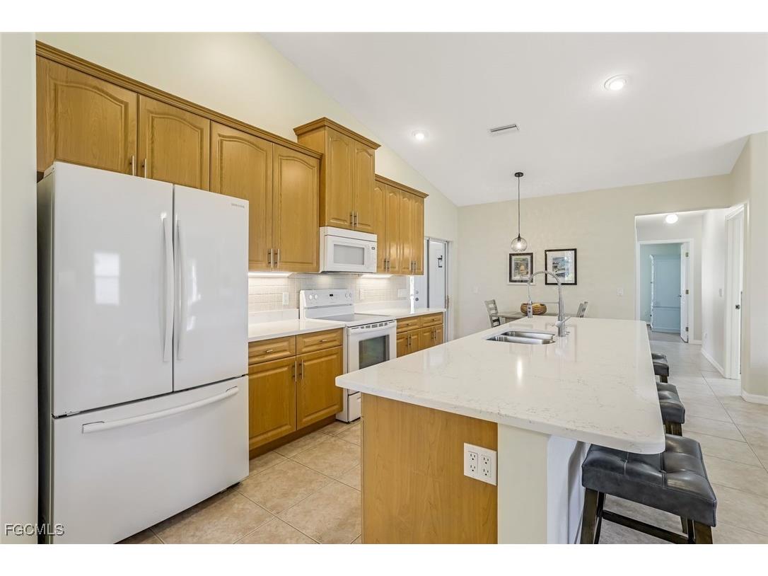 2931 NW 18th Terrace Cape Coral FL 33993 2025022511 image6