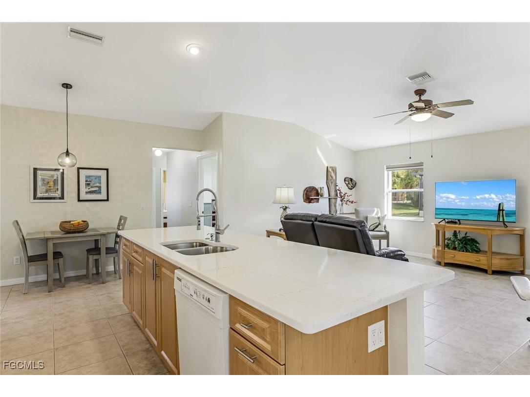 2931 NW 18th Terrace Cape Coral FL 33993 2025022511 image7