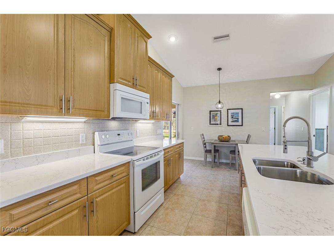 2931 NW 18th Terrace Cape Coral FL 33993 2025022511 image8