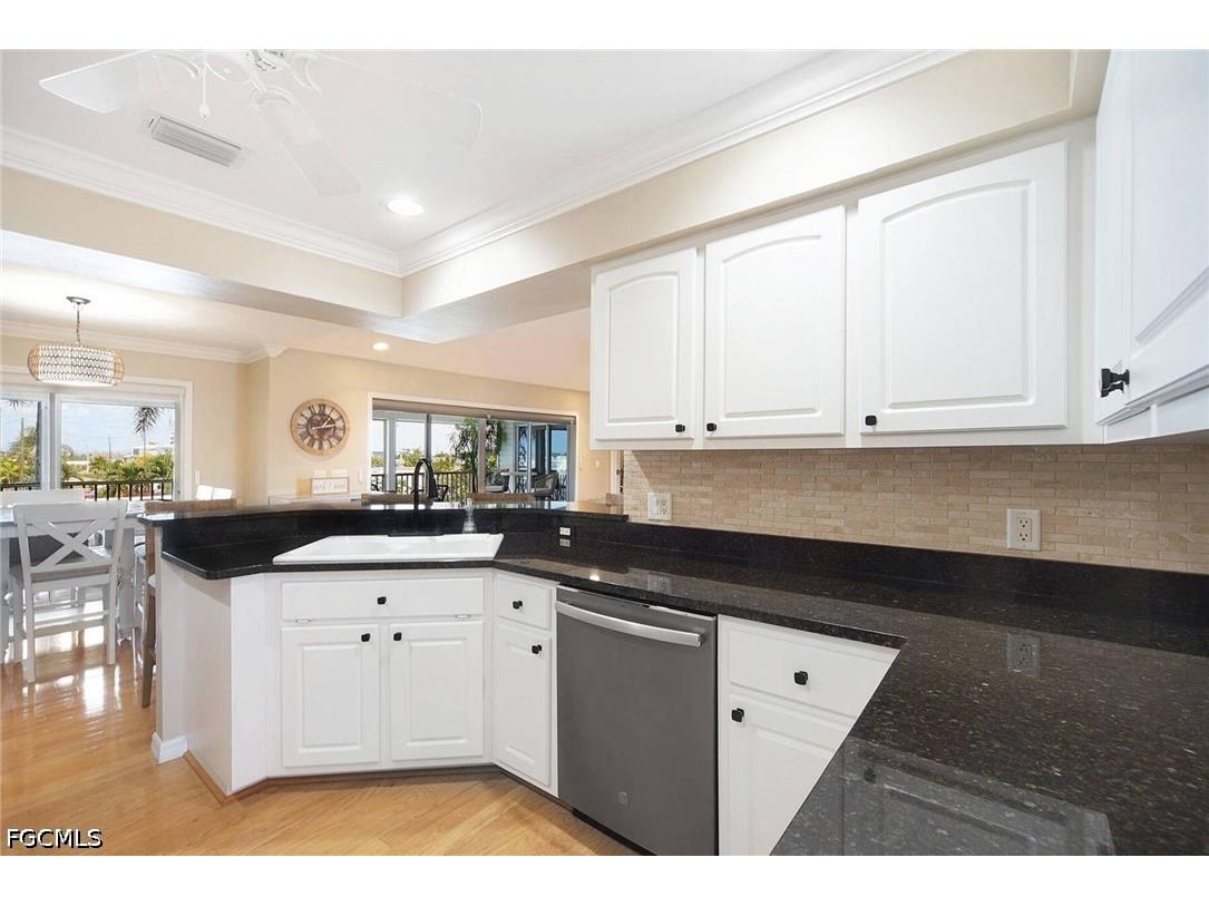 2932 Buttonwood Key Court Saint James City FL 33956 2026015213 image12