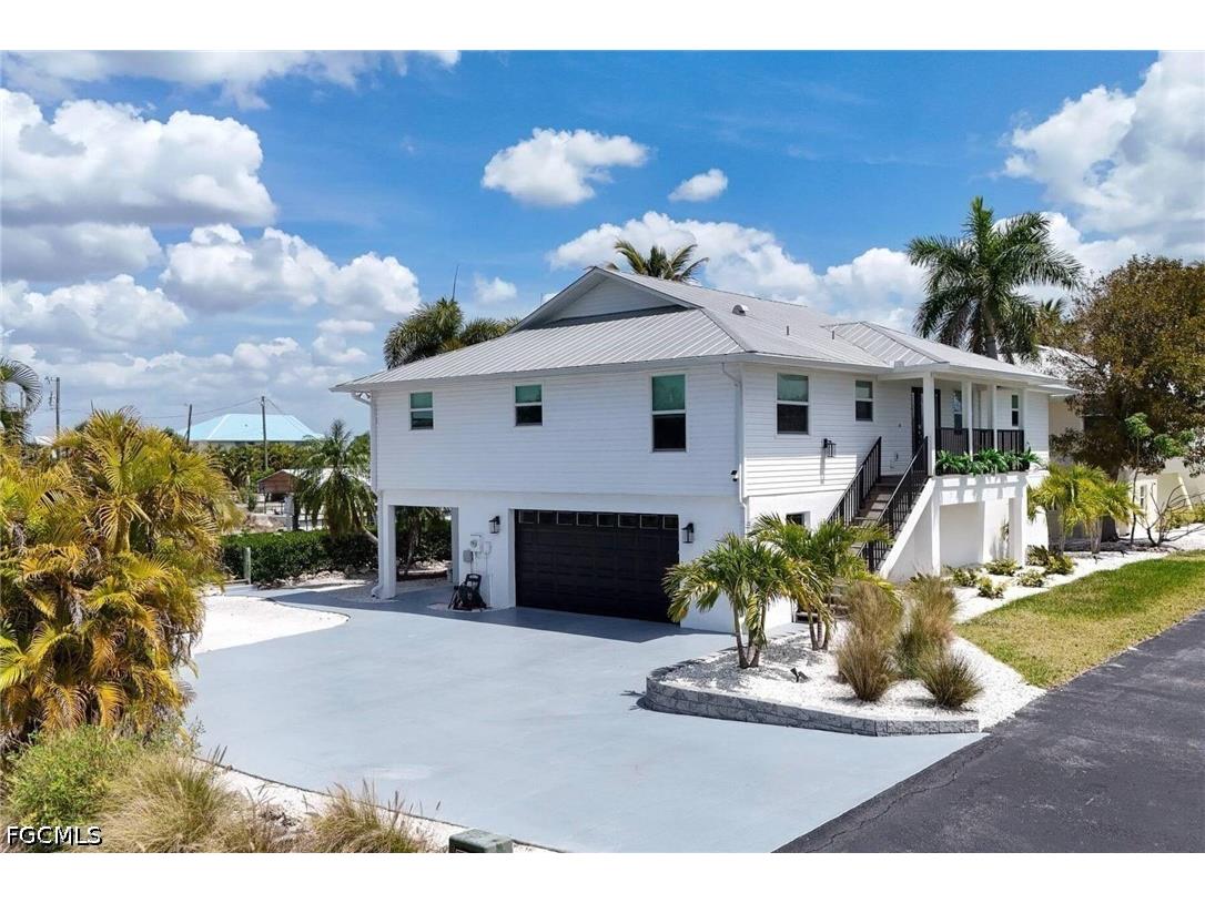2932 Buttonwood Key Court Saint James City FL 33956 2026015213 image4