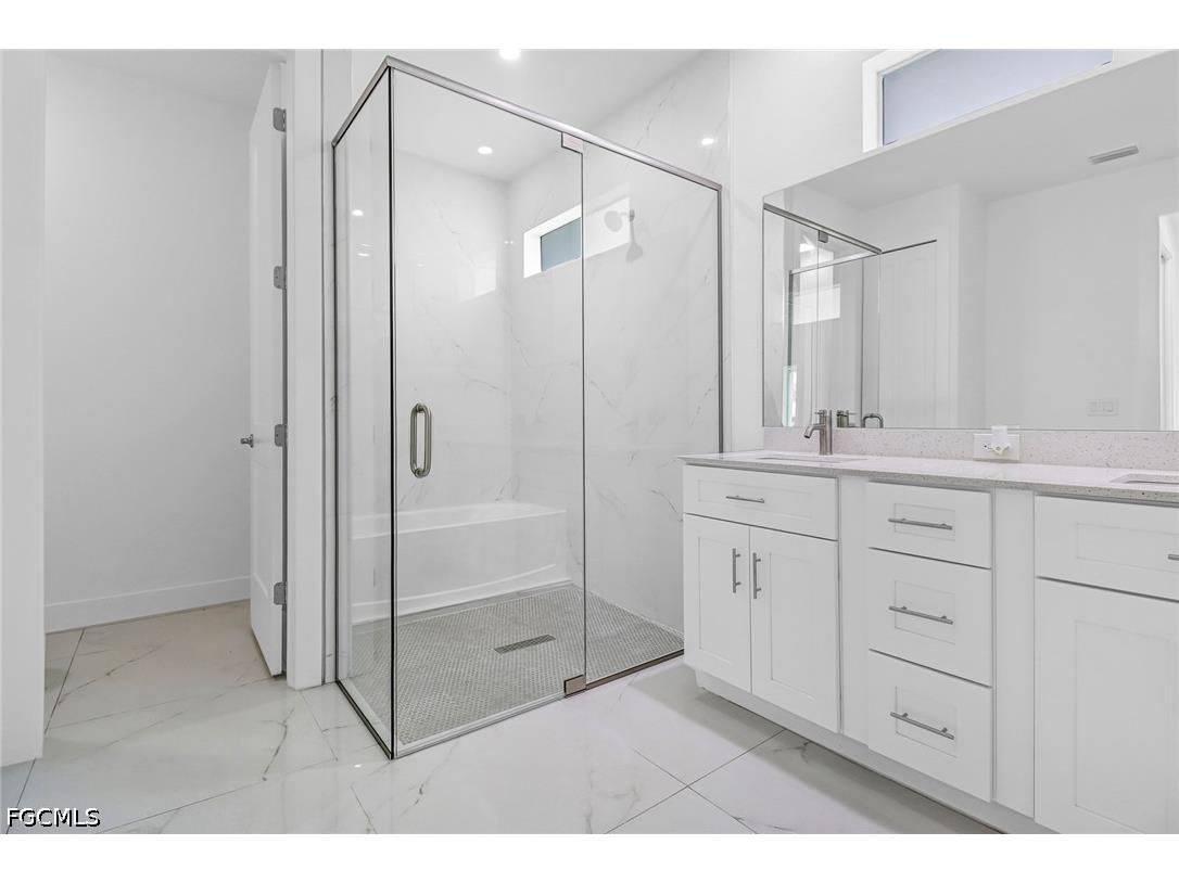 2933 Van Buren Parkway Cape Coral FL 33993 2026029367 image11