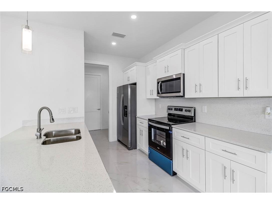 2933 Van Buren Parkway Cape Coral FL 33993 2026029367 image5
