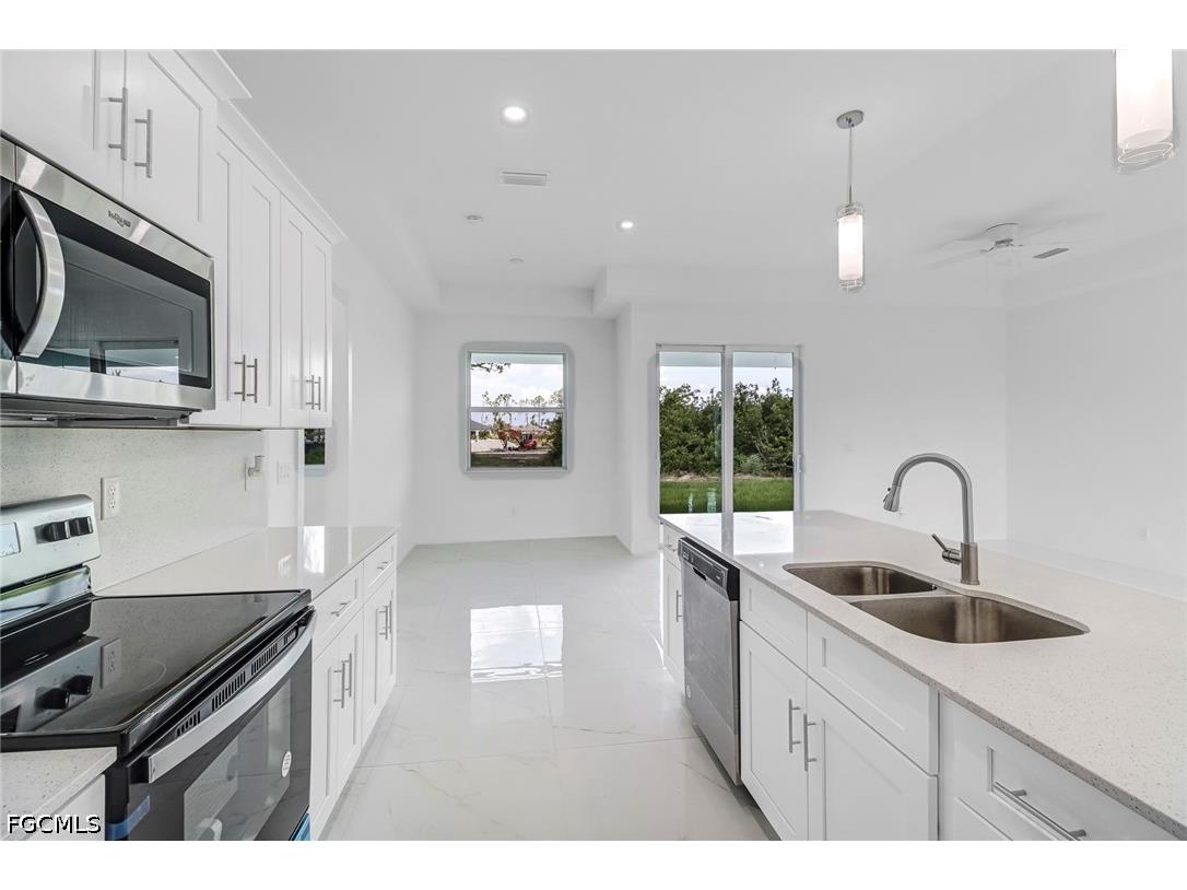 2933 Van Buren Parkway Cape Coral FL 33993 2026029367 image6