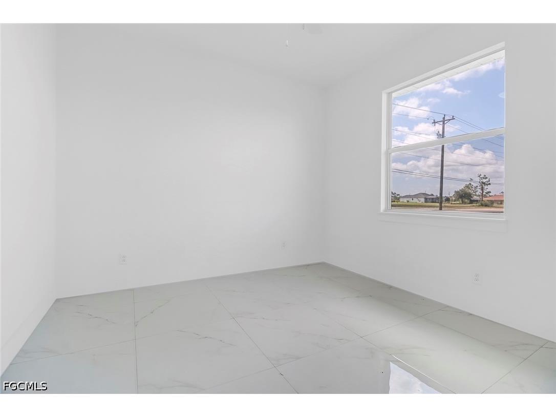 2933 Van Buren Parkway Cape Coral FL 33993 2026029367 image9