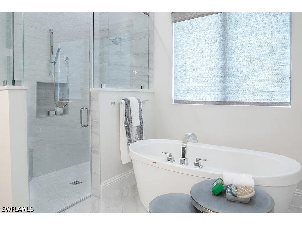 2935 Coco Lakes Drive Naples FL 34105 226018170 image16
