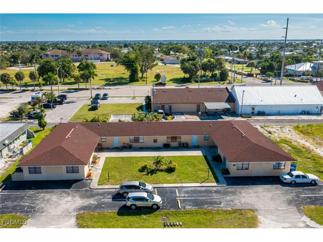 2935 SE 15th Place #2 Cape Coral FL 33904 2025025463 image1