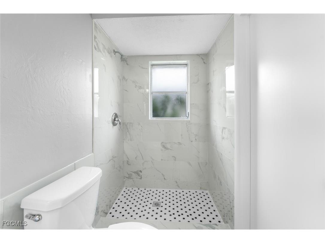 2935 SE 15th Place #2 Cape Coral FL 33904 2025025463 image6