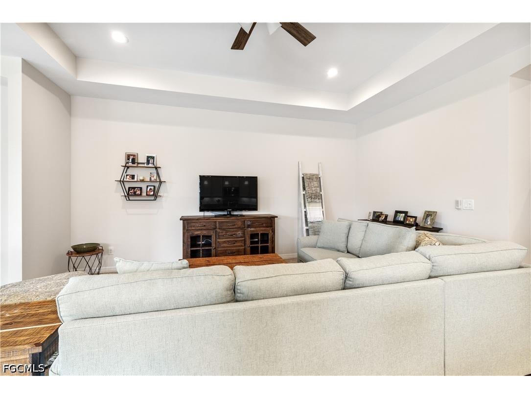 2935 Sunset Pointe Circle Cape Coral FL 33914 2026014127 image15