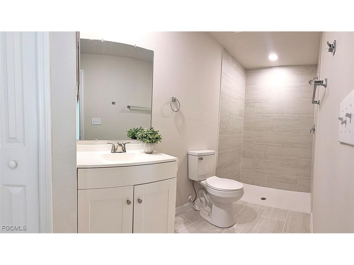 2938/3000 Santa Barbara Boulevard Cape Coral FL 33914 2025005576 image13