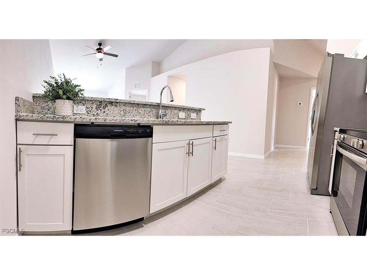 2938/3000 Santa Barbara Boulevard Cape Coral FL 33914 2025005576 image8