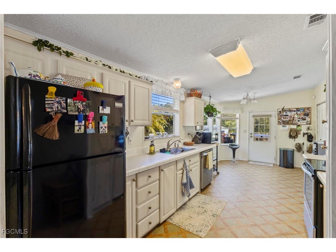 29414 Pine Villa Circle Punta Gorda FL 33982 2026003471 image6