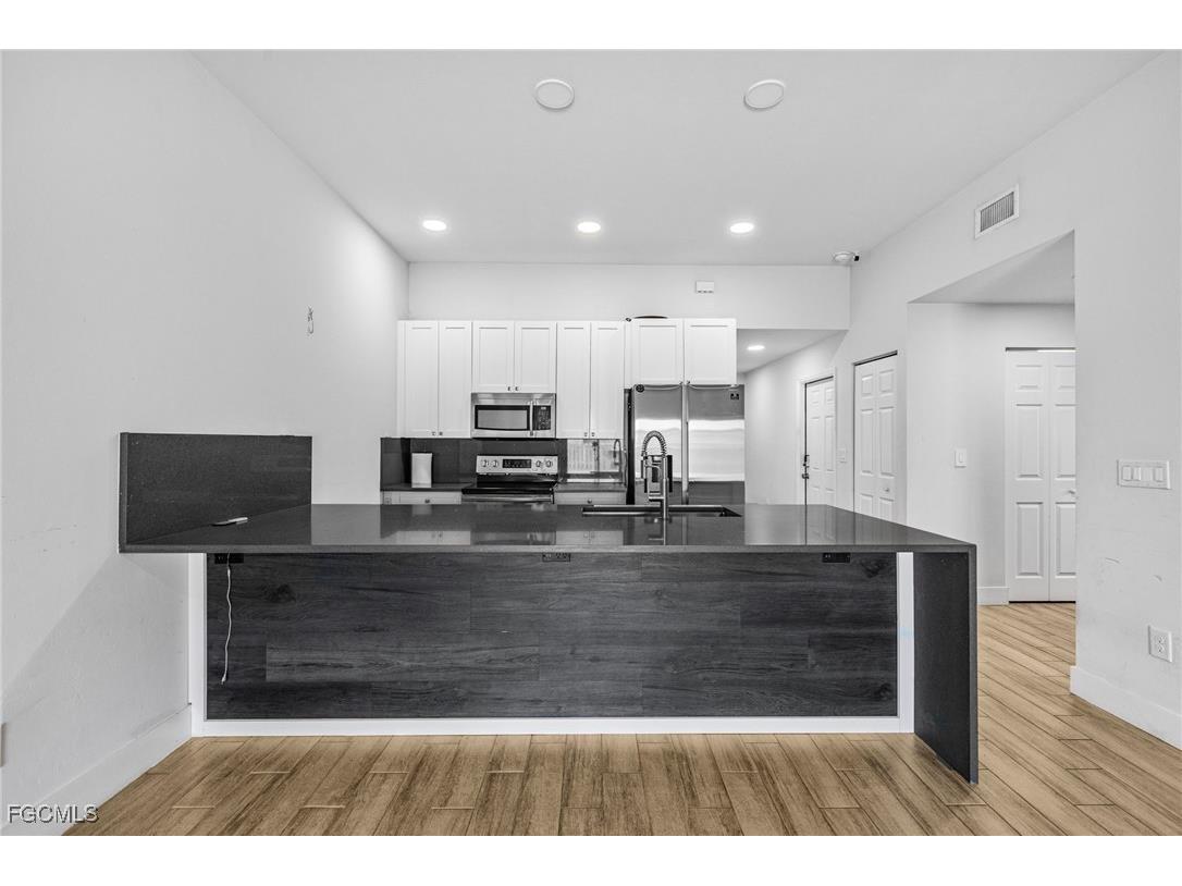 2942/2944 SW 7th Place Cape Coral FL 33914 2025008317 image8