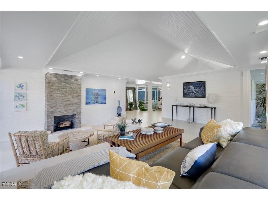 2943 Valencia Way Fort Myers FL 33901 2026004167 image17