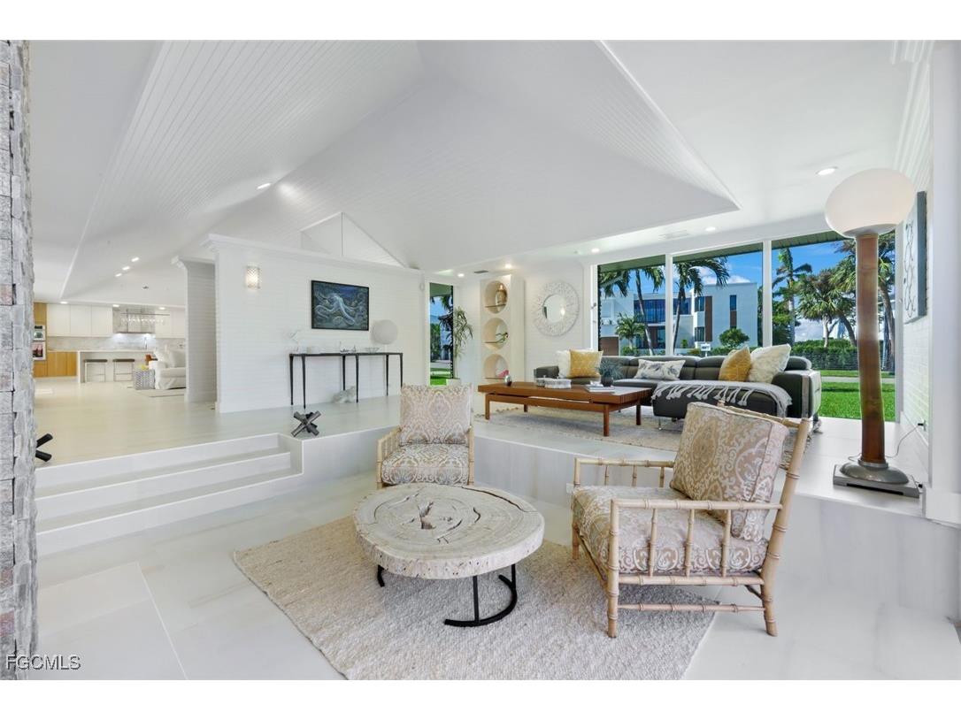 2943 Valencia Way Fort Myers FL 33901 2026004167 image18