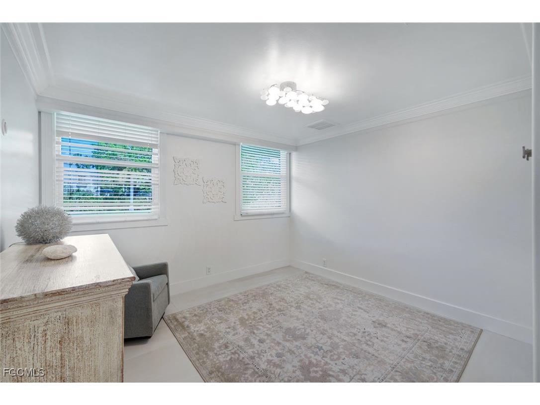 2943 Valencia Way Fort Myers FL 33901 2026004167 image26