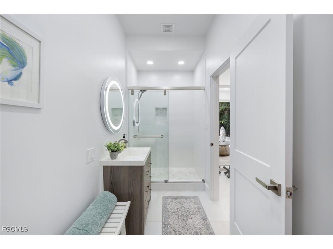 2943 Valencia Way Fort Myers FL 33901 2026004167 image32