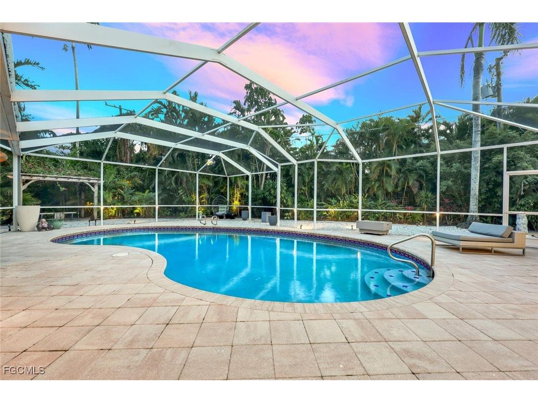 2943 Valencia Way Fort Myers FL 33901 2026004167 image4