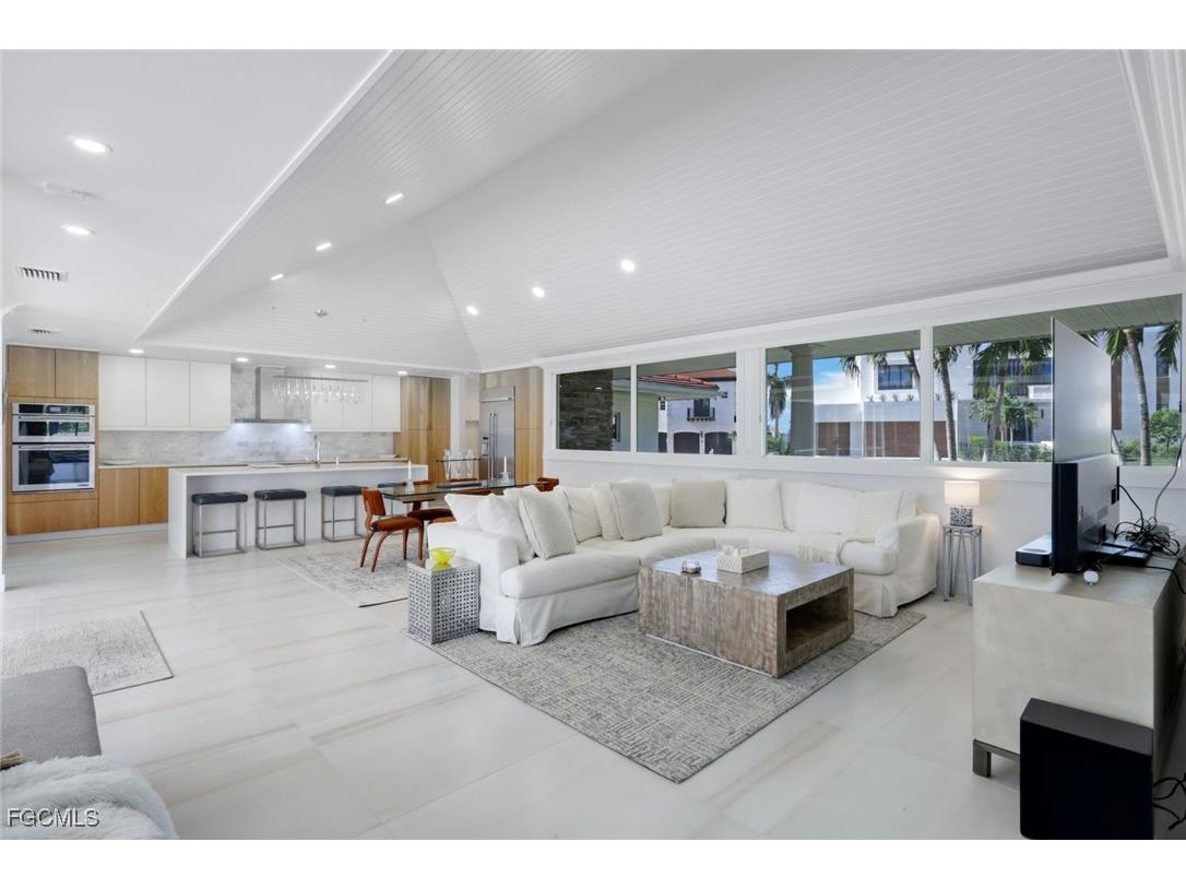 2943 Valencia Way Fort Myers FL 33901 2026004167 image6