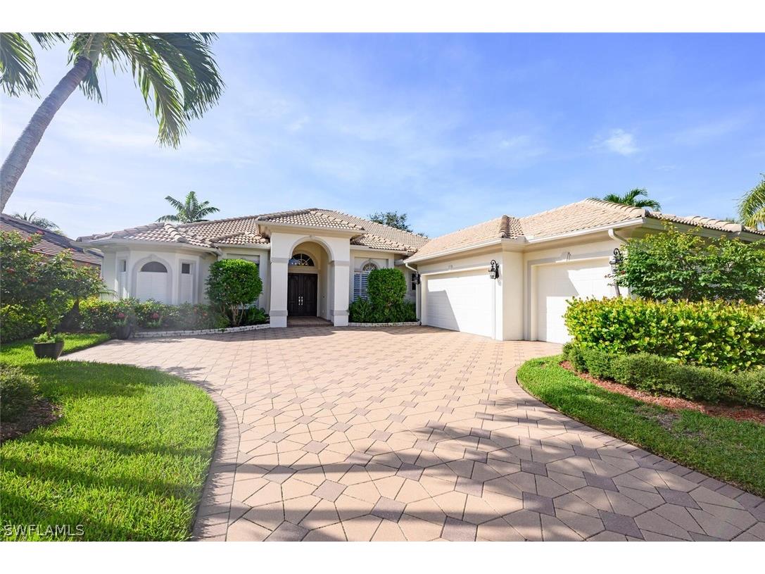 2944 Gardens Boulevard Naples FL 34105 224062457 image1