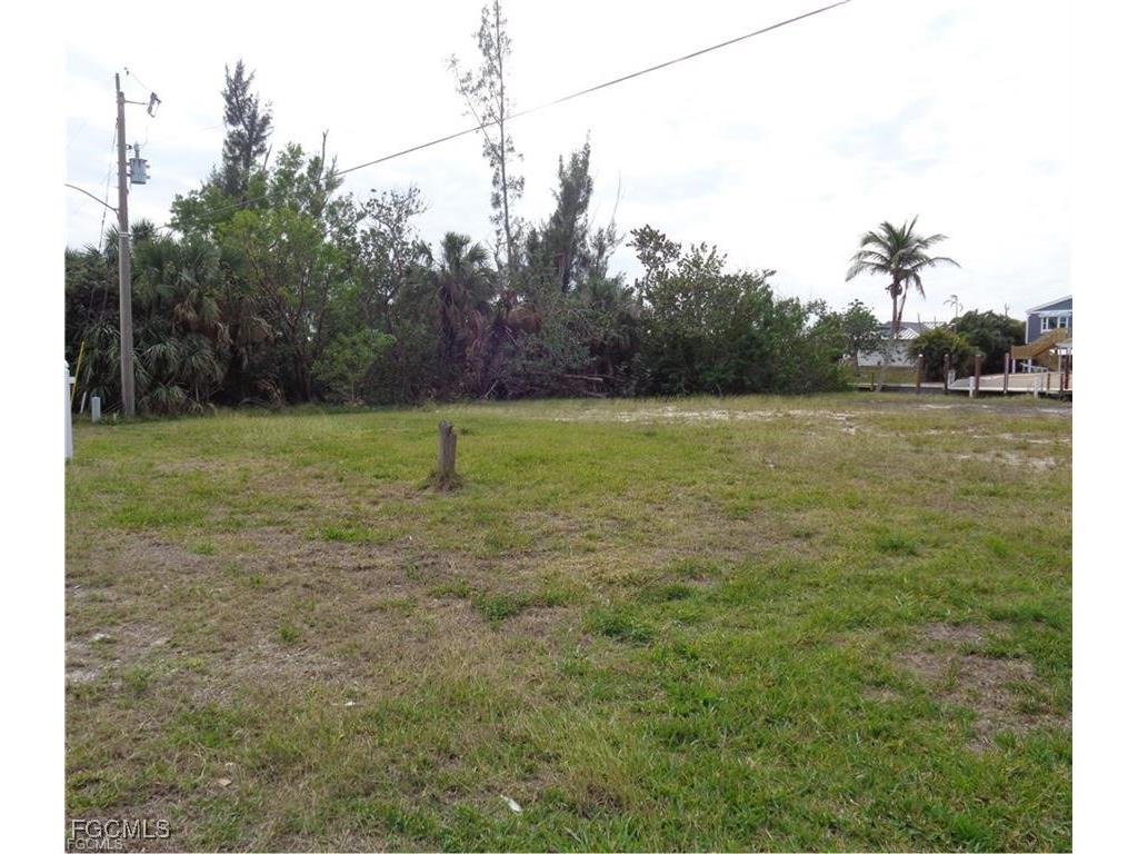 2947 Cussell Drive Saint James City FL 33956 2025024002 image10