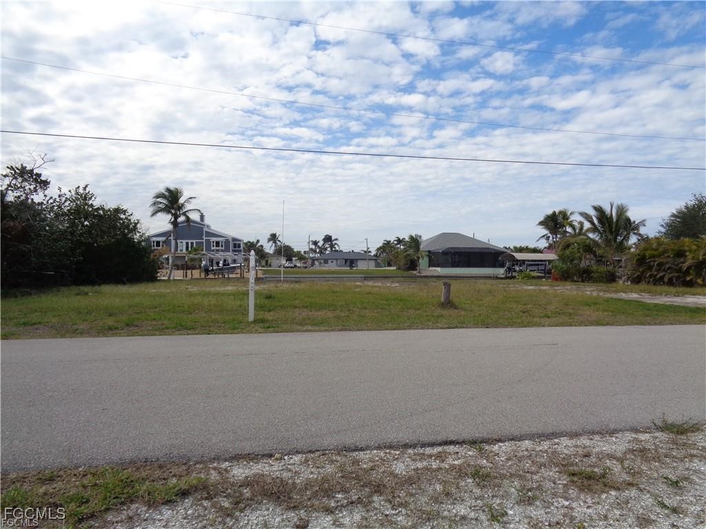 2947 Cussell Drive Saint James City FL 33956 2025024002 image5