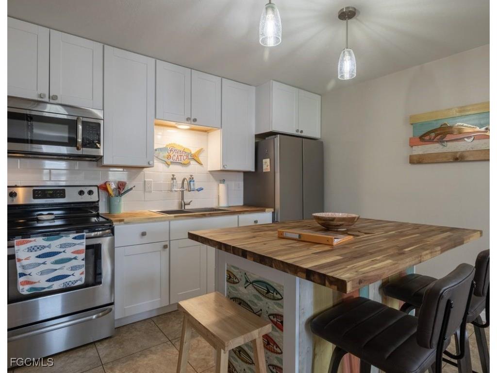 2948-2960 Oleander Street Saint James City FL 33956 2025013783 image9