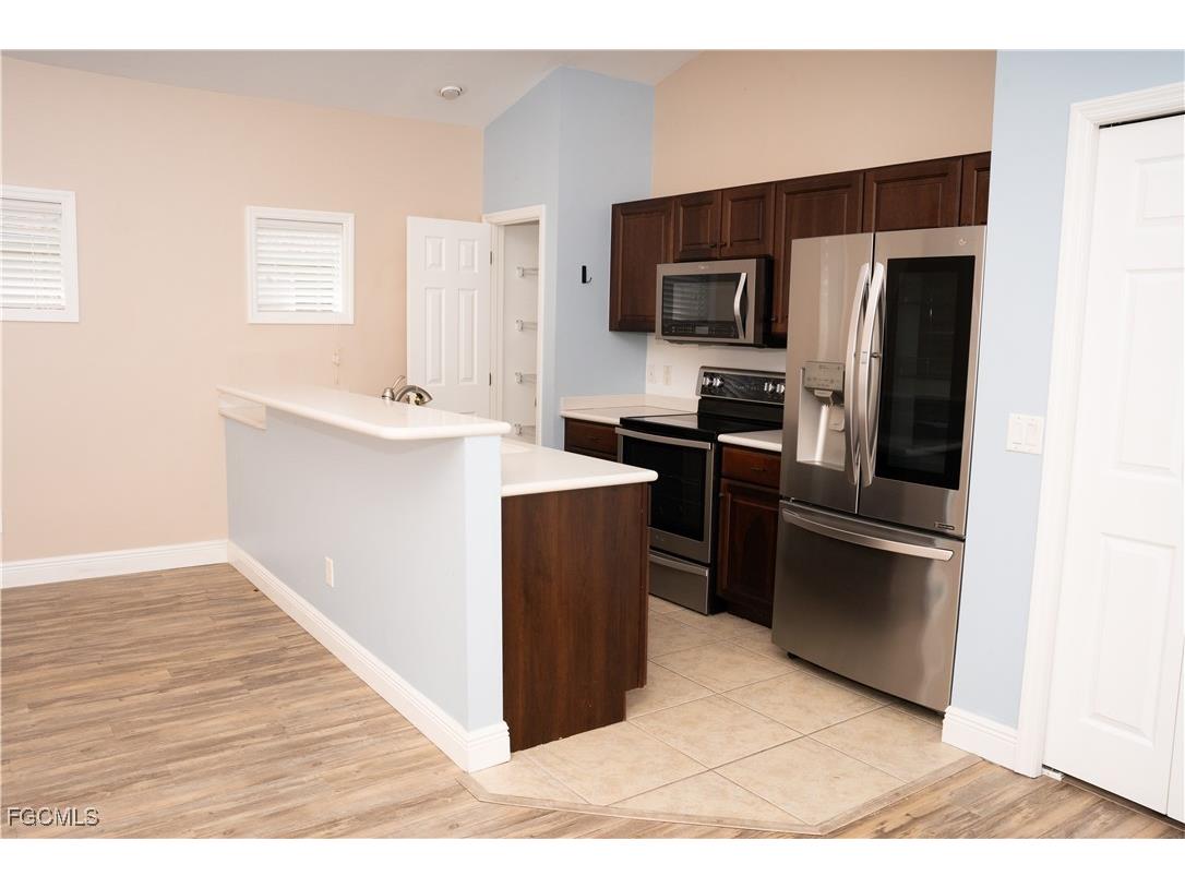 295 Destiny Circle Cape Coral FL 33990 2026000475 image14