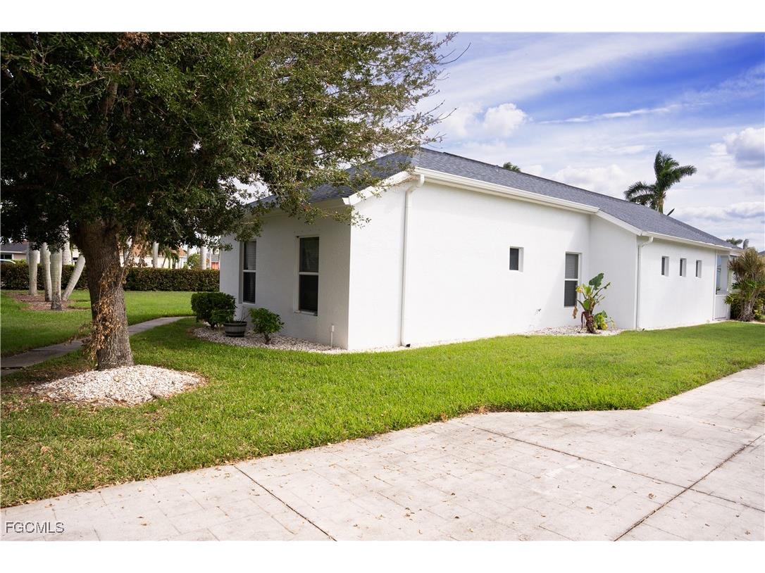 295 Destiny Circle Cape Coral FL 33990 2026000475 image3
