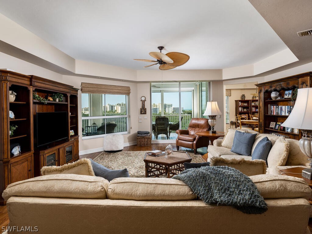 295 Grande Way #401 Naples FL 34110 226009466 image1