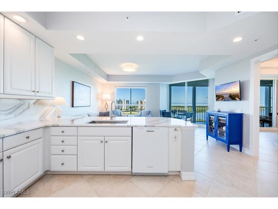 295 Grande Way #702 Naples FL 34110 225079851 image7