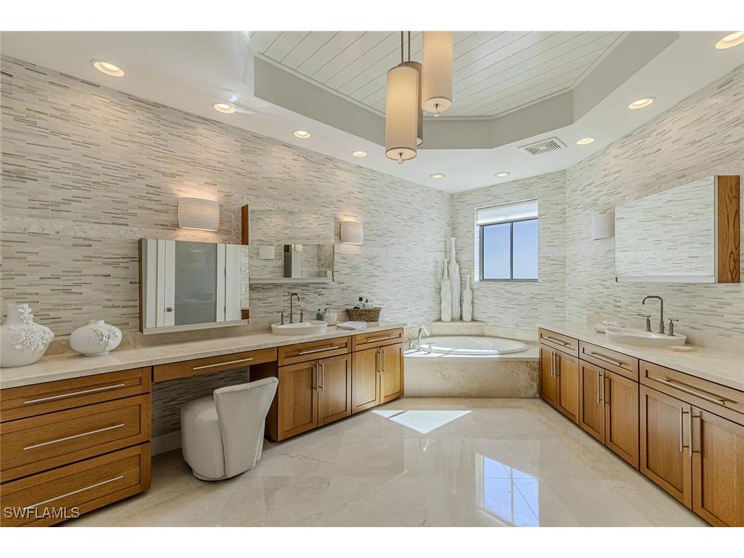 295 Grande Way #PH-2 Naples FL 34110 226005494 image30