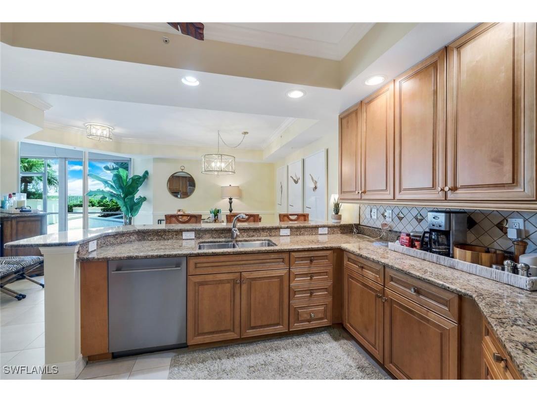 295 Grande Way #T-05 Naples FL 34110 226000677 image10