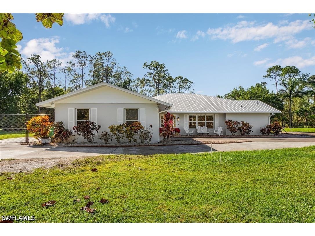 2950 Coach House Lane Naples FL 34105 226018447 image1